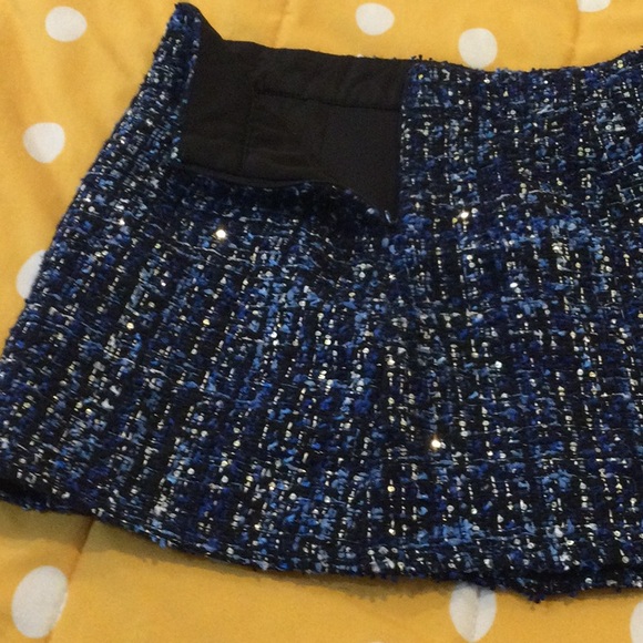SEQUIN beaded tweed mini skirt size small. - Picture 5 of 6